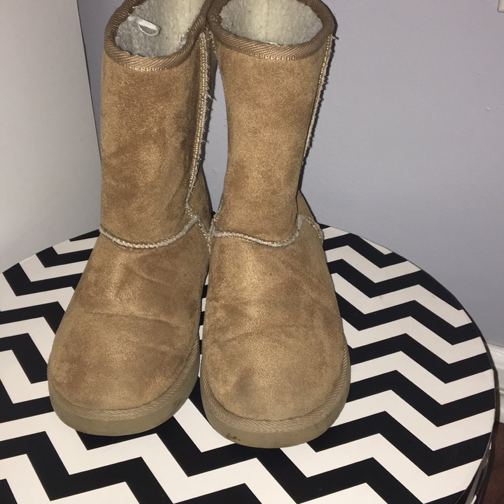 Air Walk brown boots